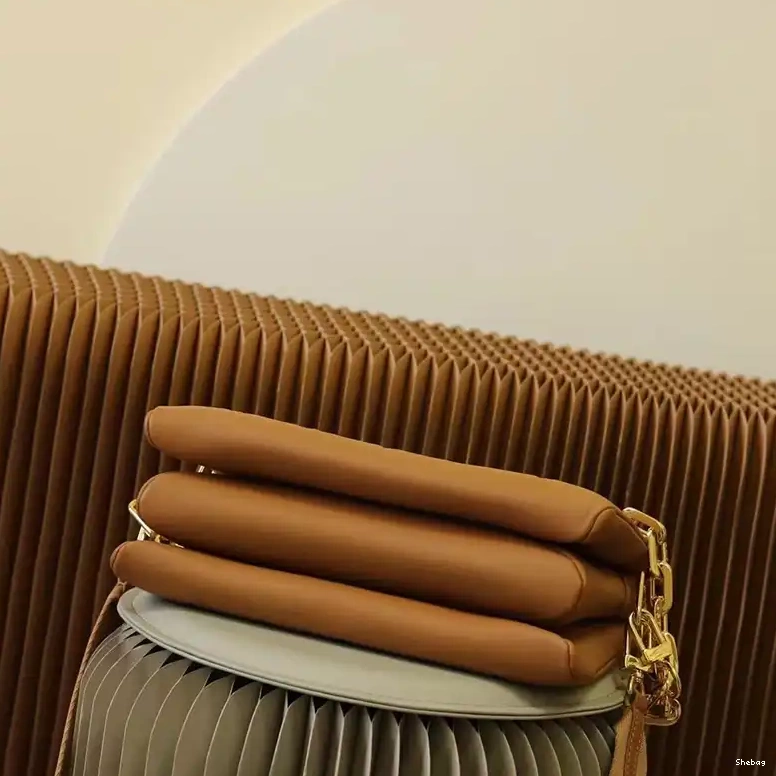 2304HT0012 Bag LV 0713
